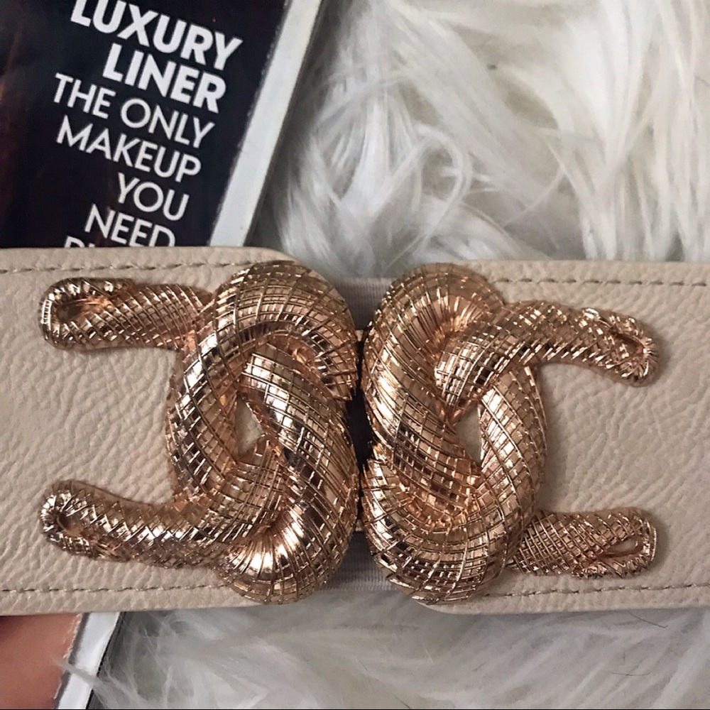 ✨Gold Accent Waist Belt ✨ NWOT